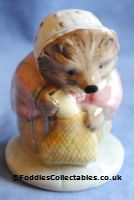 Beswick Beatrix Potter Mrs Tiggywinkle Buys Provisions quality figurine