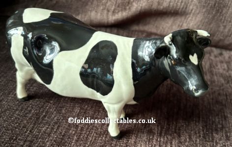 Beswick Cattle Friesian Cow quality figurine