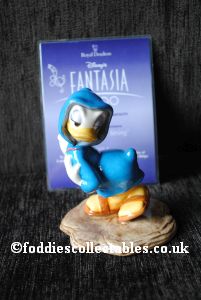 Royal Doulton Fantasia Daisy Duck Fantasia Heart On A String quality figurine