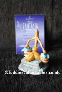 Royal Doulton Fantasia Fantasia Buckets Of Mischief quality figurine
