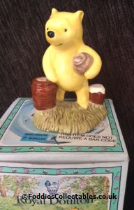 Royal Doulton Winnie The Pooh Counting The Honeypots quality figurine