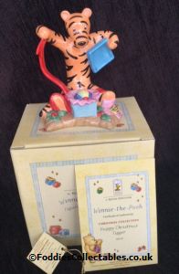 Royal Doulton Winnie The Pooh Happy Christmas Tigger quality figurine